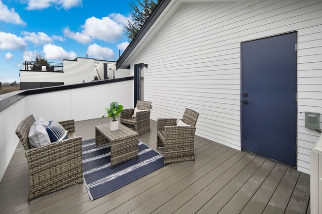 Building Photo - New Luxury Townhome in Seattle 2bed/2bath – Rooftop Deck, Pets OK