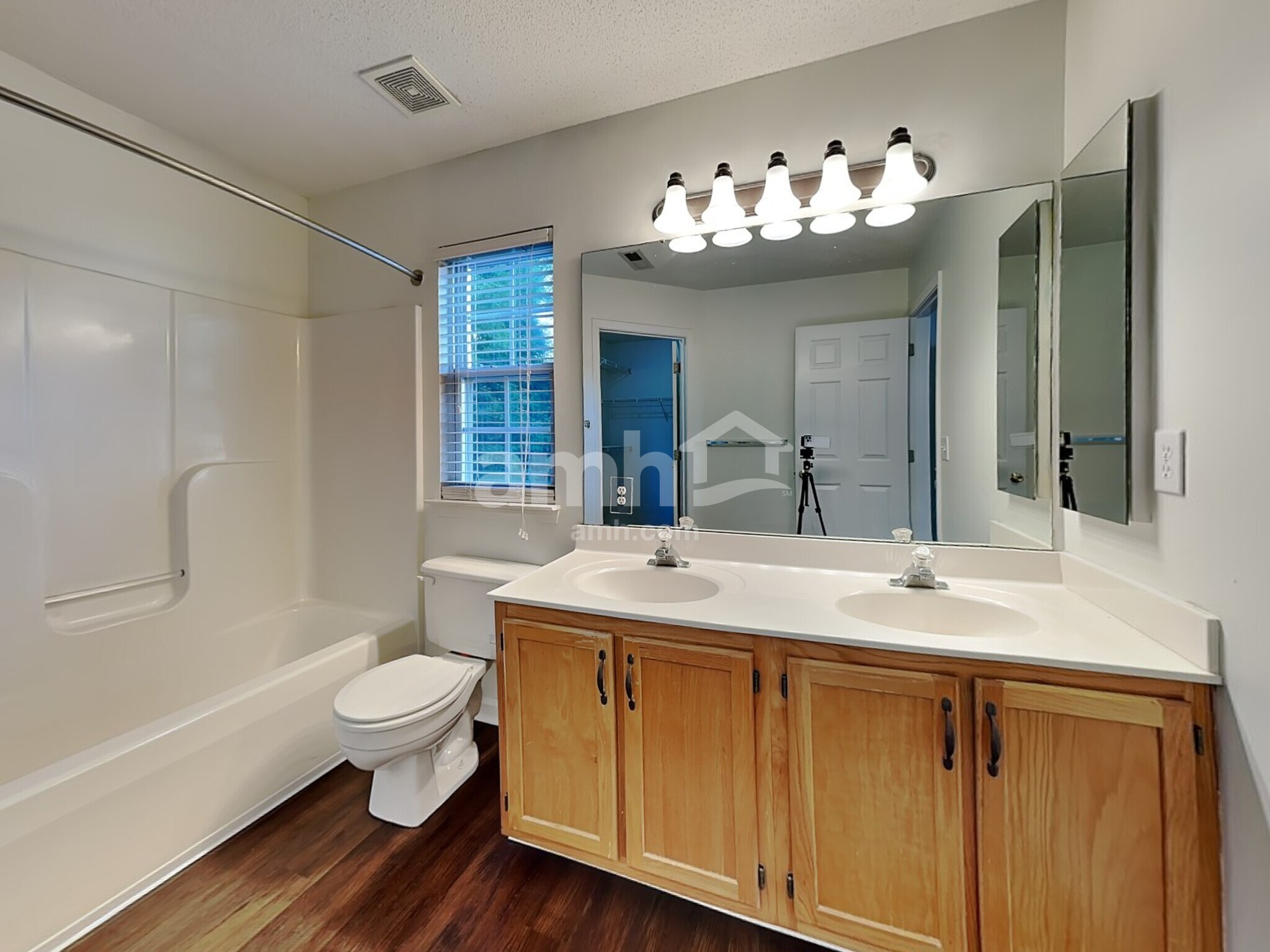 Building Photo - 316 Windsong Dr