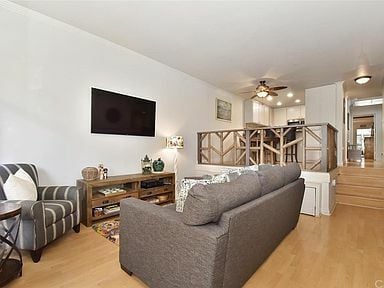 Building Photo - 7204 Marina Pacifica Dr S