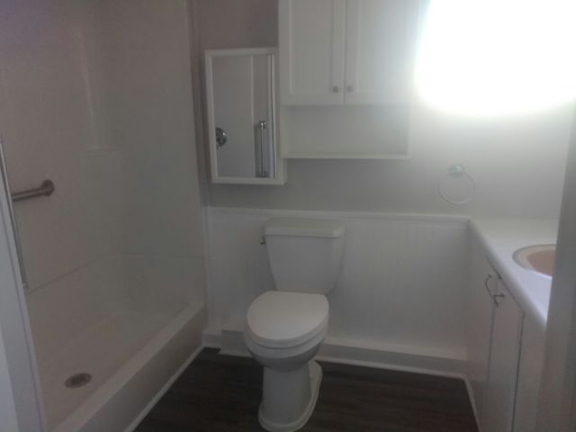 Building Photo - 108 50th Ave Terrace W