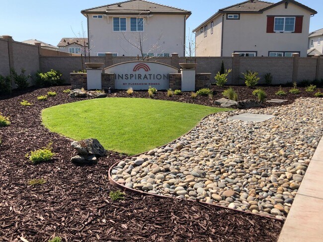 Building Photo - Modesto 3 Bedroom 2.5 Bath Newer Construction