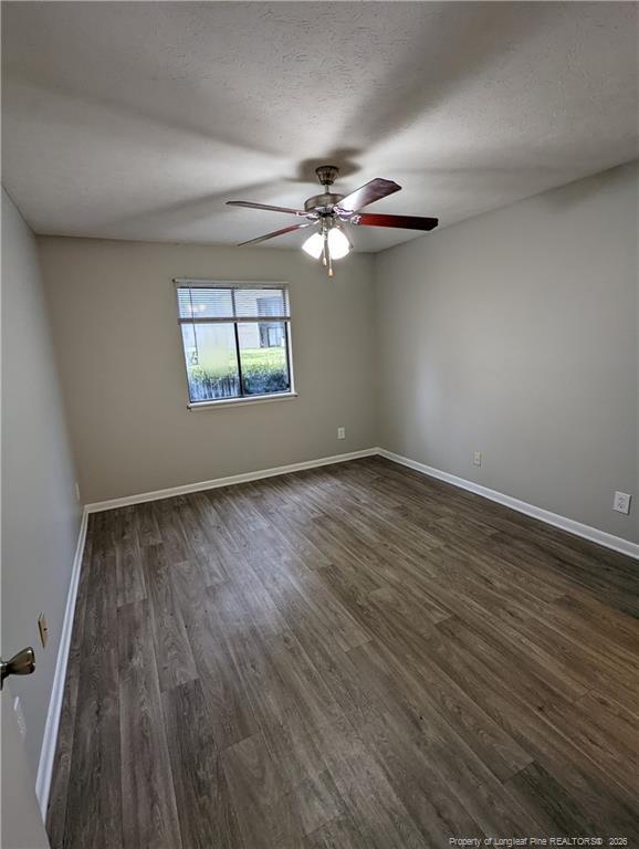 Building Photo - 823 Applewood Ln