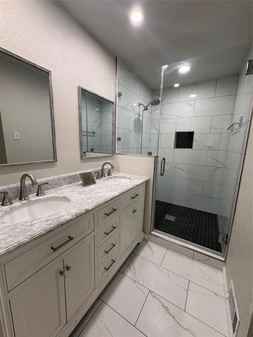 Building Photo - 615 Oak Forest Dr