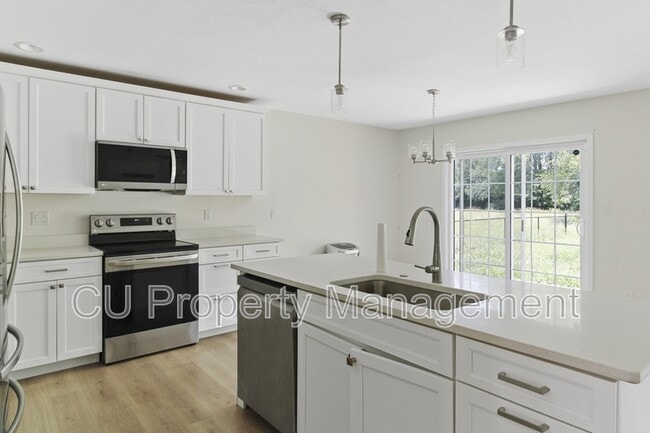Building Photo - 709 N Abbey Rd