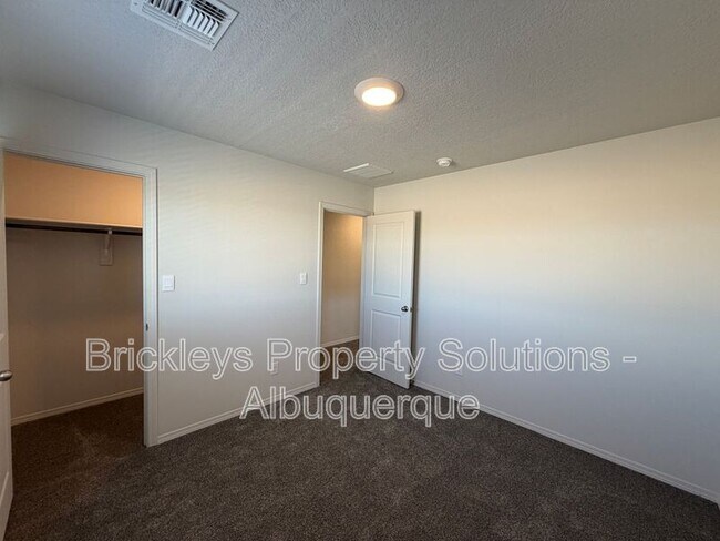 Building Photo - 6118 Chicago Dr SE
