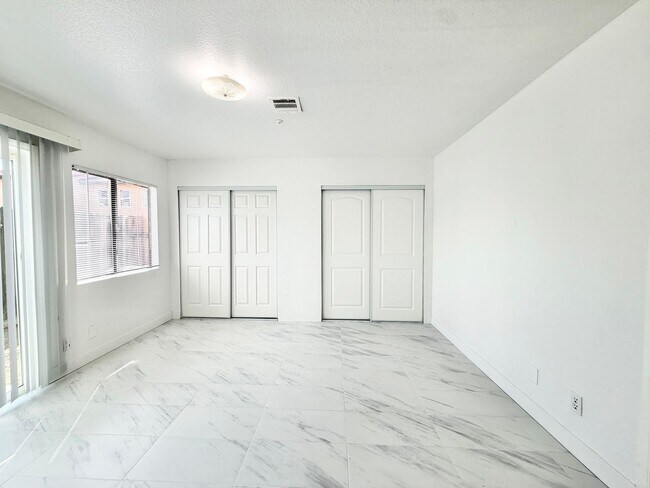 Building Photo - PS T 66369