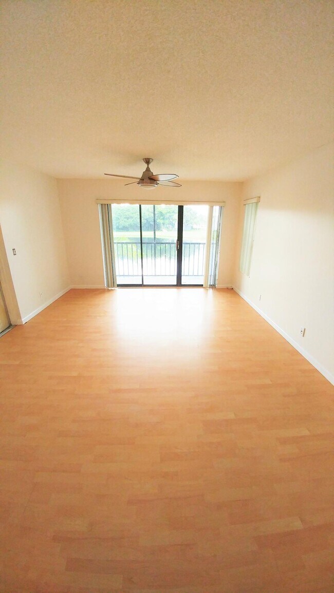 Building Photo - 1001 Green Pine Blvd