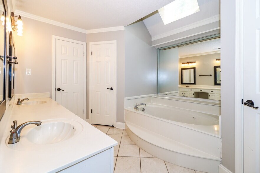 Building Photo - 472 Sanga Cir E