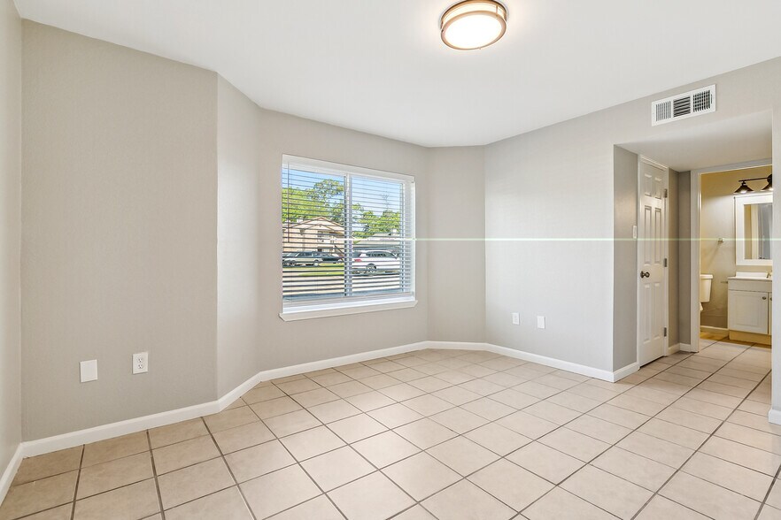 Building Photo - 813 Hammond Manor Dr