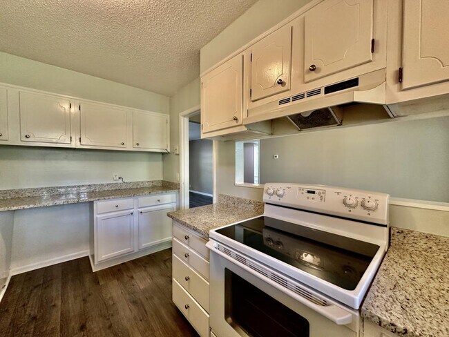 Building Photo - 2638 Park Rd