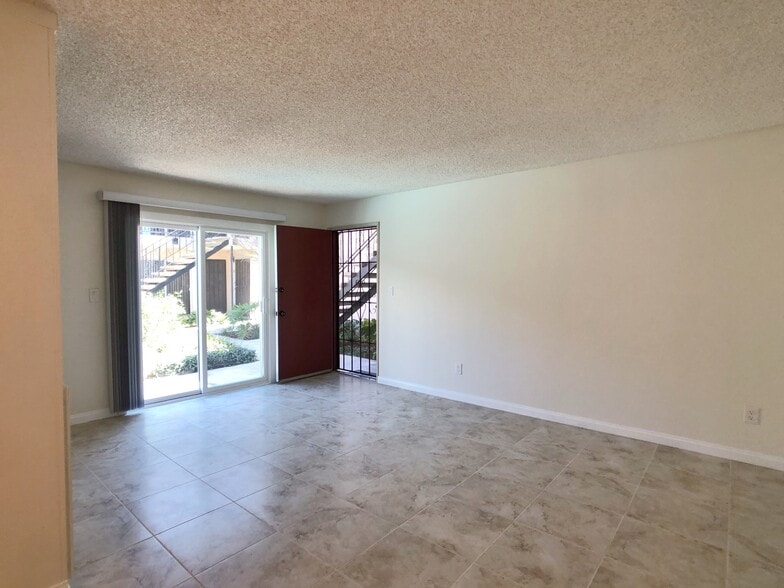 Building Photo - 3966 Cleveland Ave