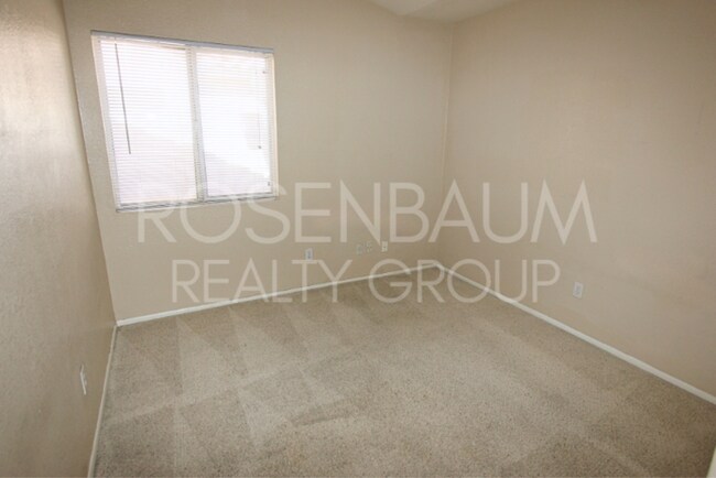 Primary Photo - Charming 4-beds, 2-baths home in Wildflowe...
