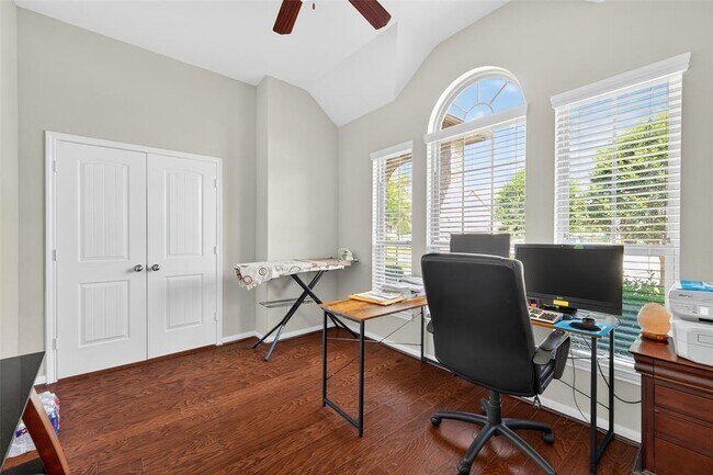 Building Photo - 13935 Manobrook Ct