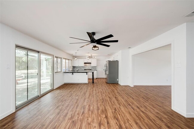 Building Photo - 703 Jetta Ct