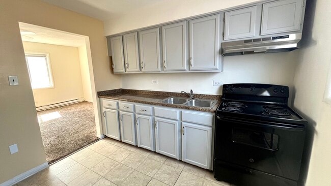 Building Photo - 9106 S Halsted St