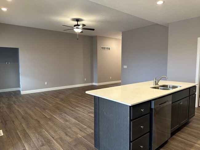 Building Photo - 4609 Castle Pines Dr