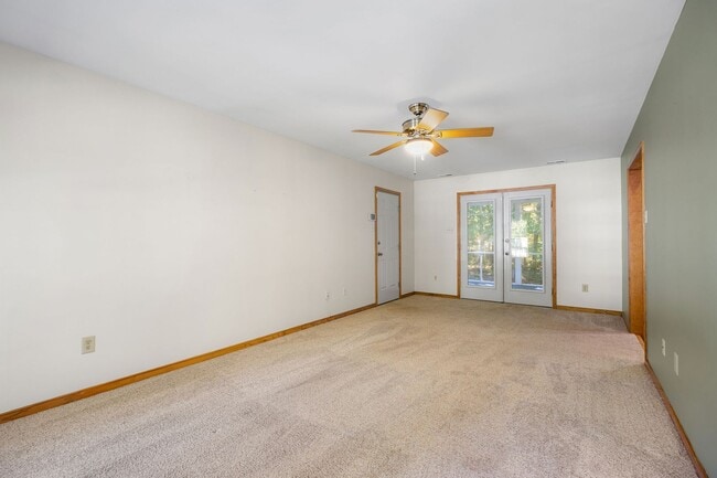 Building Photo - 3 Bedroom/2 Bath Rancher in the North Ches...