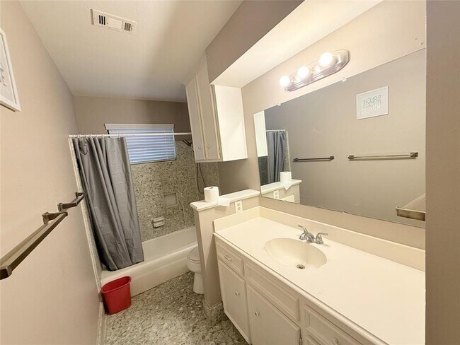 Building Photo - 7507 Lacy Hill Dr