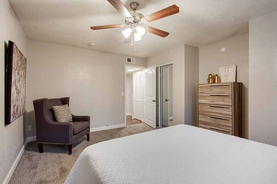 Building Photo - 3531 Gillham Rd