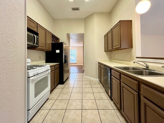 Building Photo - 1627 Firwick Dr