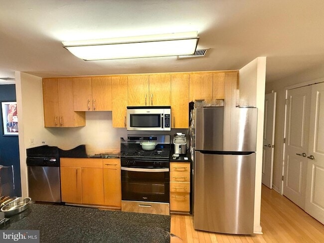 Building Photo - 475 K St NW