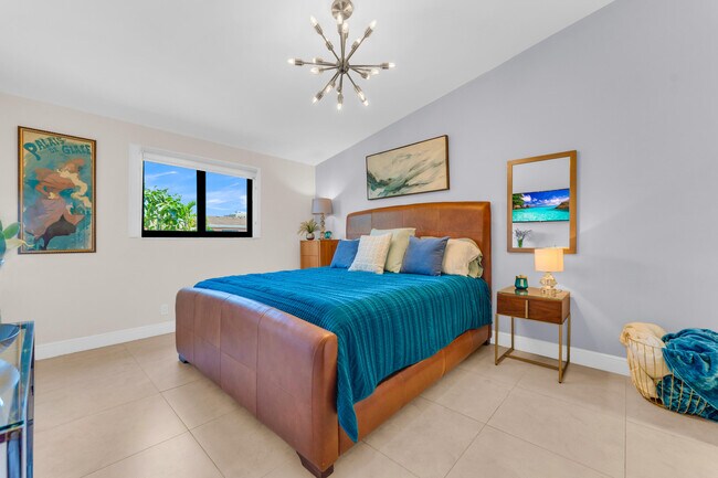 Building Photo - 50 SE 12th St