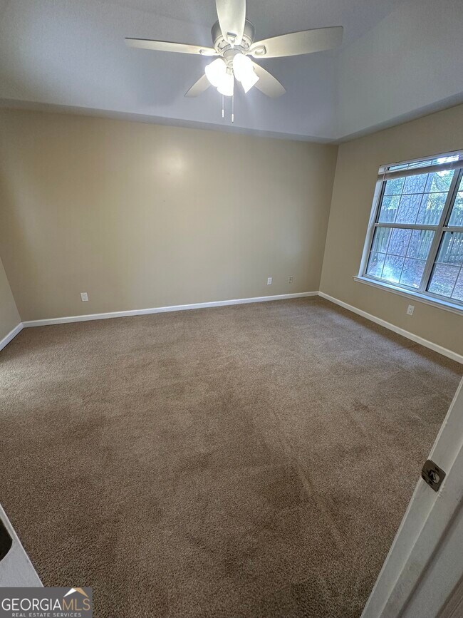 Building Photo - 104 St Helena Ct