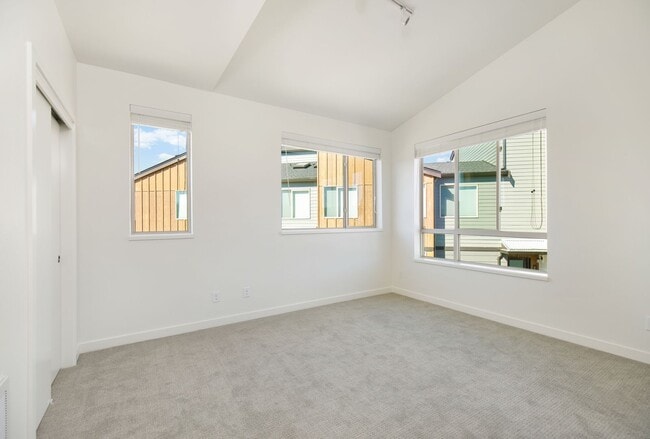 Building Photo - Beautiful 3 Bedroom Home Located in Ten Trails Black Diamond