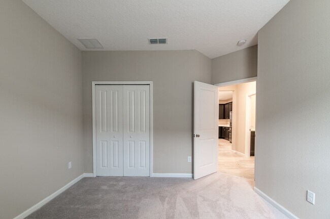 Building Photo - 6343 Morning Blf Dr