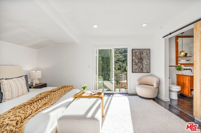 Building Photo - 7560 Devista Dr