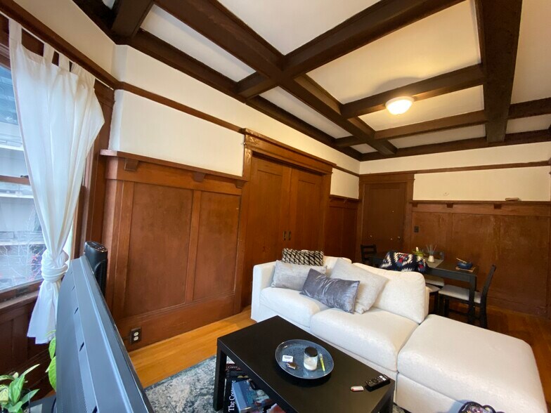Building Photo - 2523 Ridge Rd