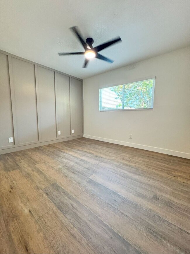 Building Photo - 520 N Stapley Dr