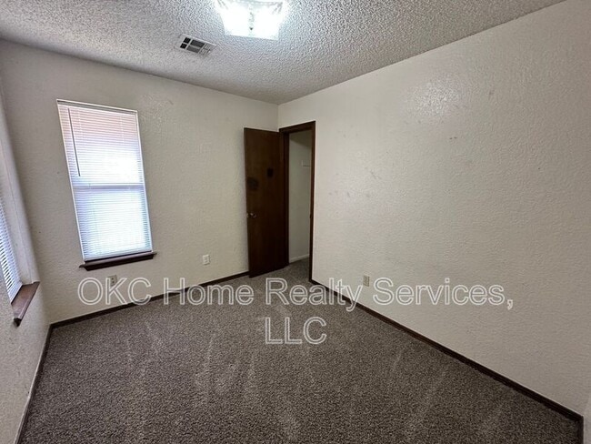 Building Photo - 7111 NW 30th Terrace