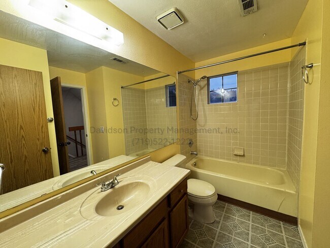 Building Photo - 2129 Troy Ct