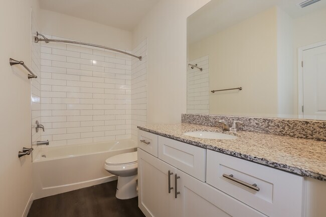 Building Photo - 11815 Mountain Retreat Ln