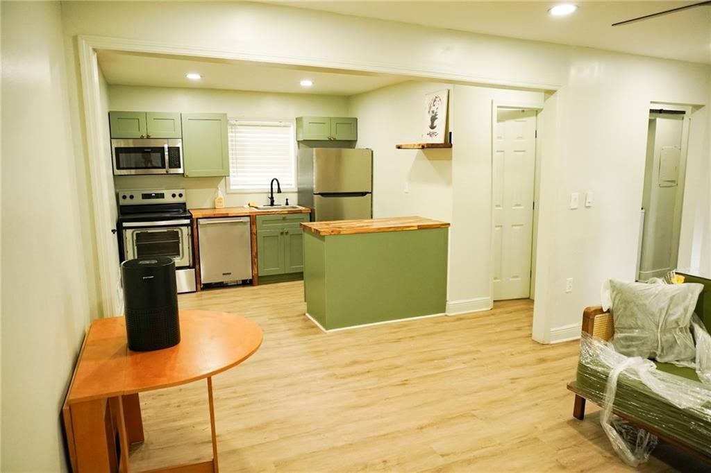 Building Photo - 1875 Dunlap Ave