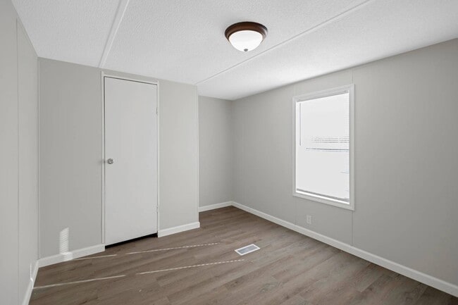 Building Photo - 710 Sand Hill Rd