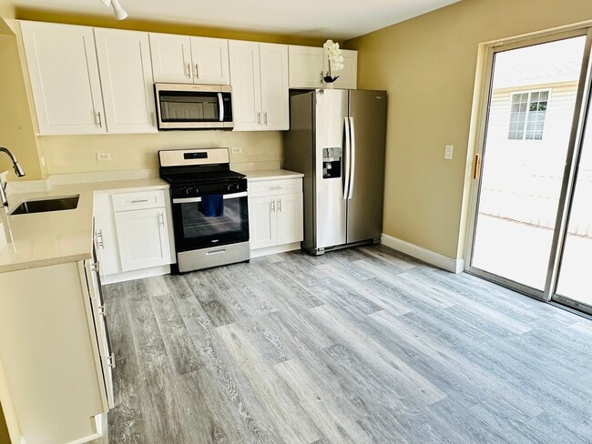 Building Photo - 256 W Treehouse Ln