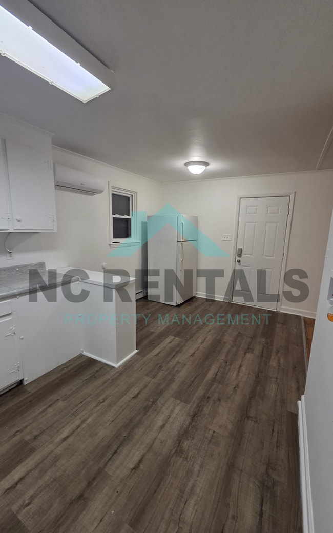 Building Photo - 527 Swain Dr