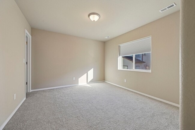 Building Photo - 3 Bed 2 bath house off of N Carefree!