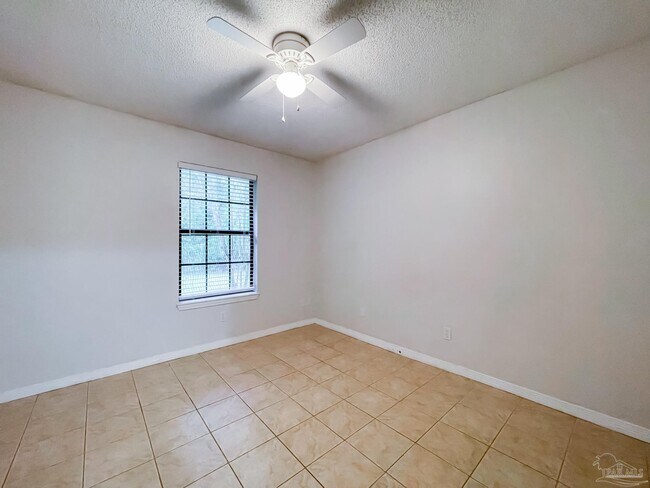 Building Photo - 9049 Bluebay Ln