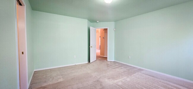 Building Photo - 5875 S Hollyhock Way