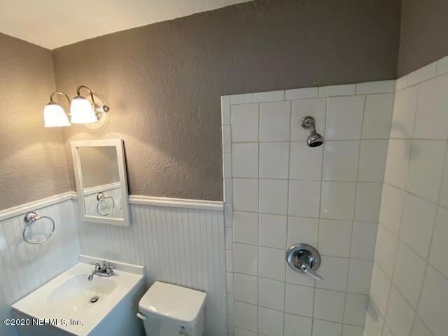 Building Photo - 4565 Royal Ave