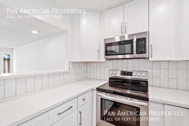 Building Photo - 560 Bucknell Ave