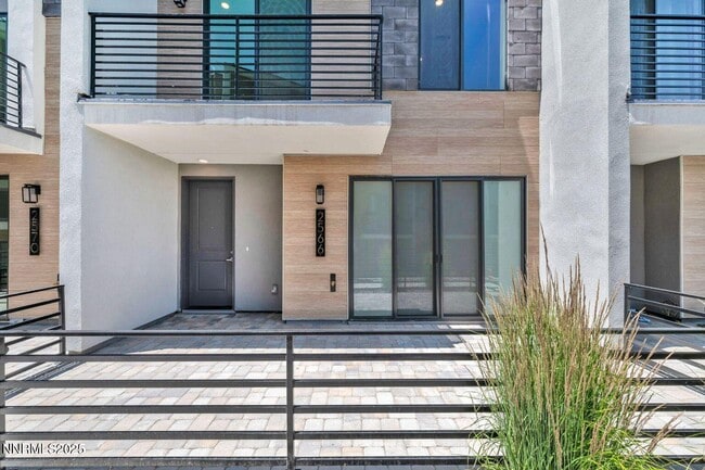 Building Photo - 557 California Ave