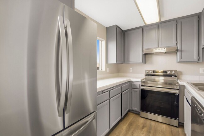 Building Photo - 621 D St