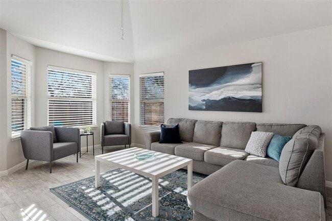 Building Photo - 514 Wincliff Dr