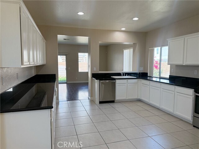 Building Photo - 6569 Gladiola St