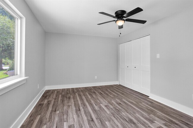 Building Photo - 101 April Point Pl