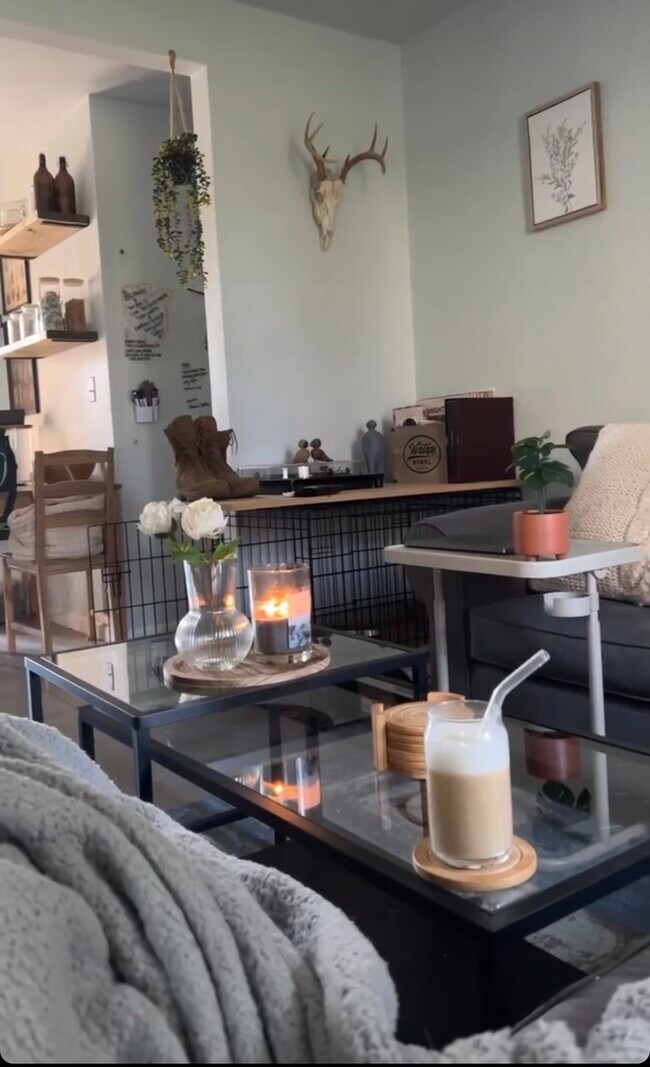 Building Photo - 27 Blackburn Mnr